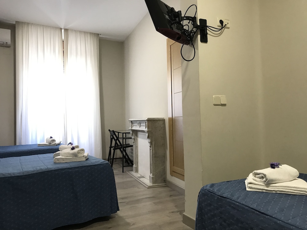 Hostal El Pilar 31/68