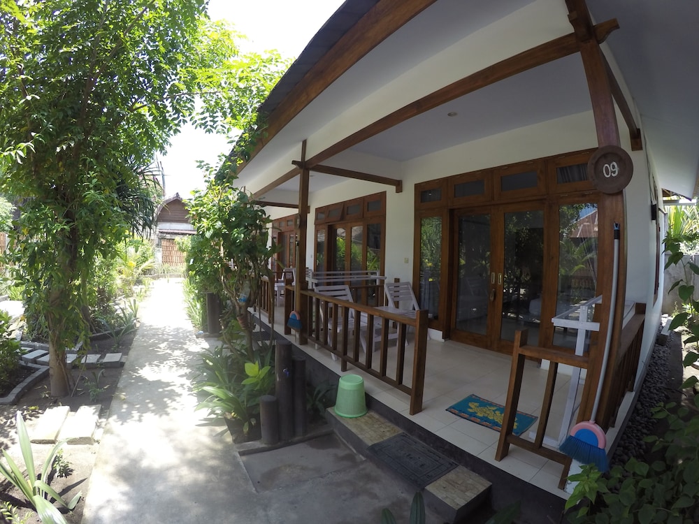 Gili Smile Bungalows 3/50