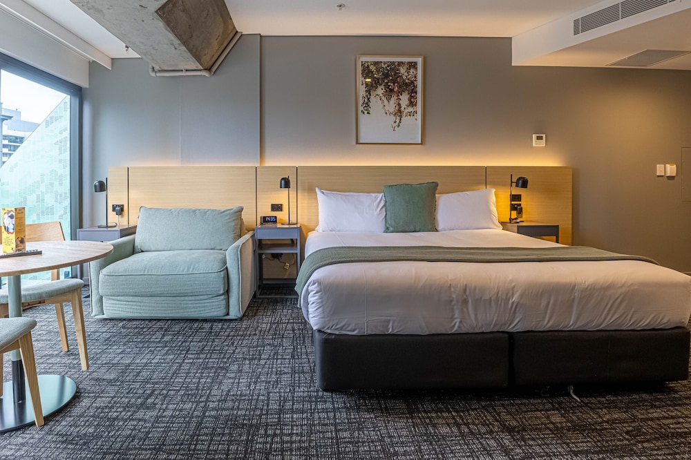 Deluxe, King Bed, Sofa, Corner