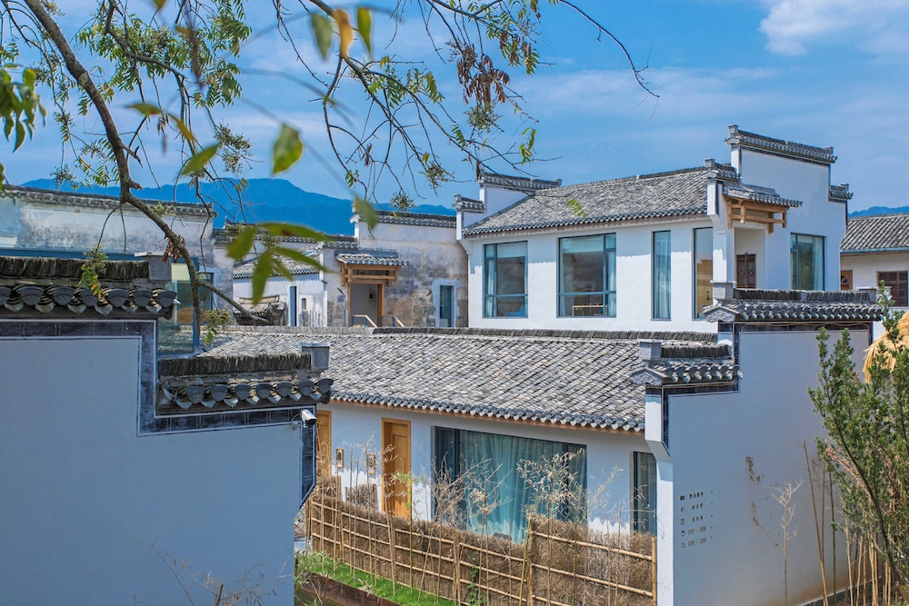 Moye Old Street Inn Hong Village 5/56