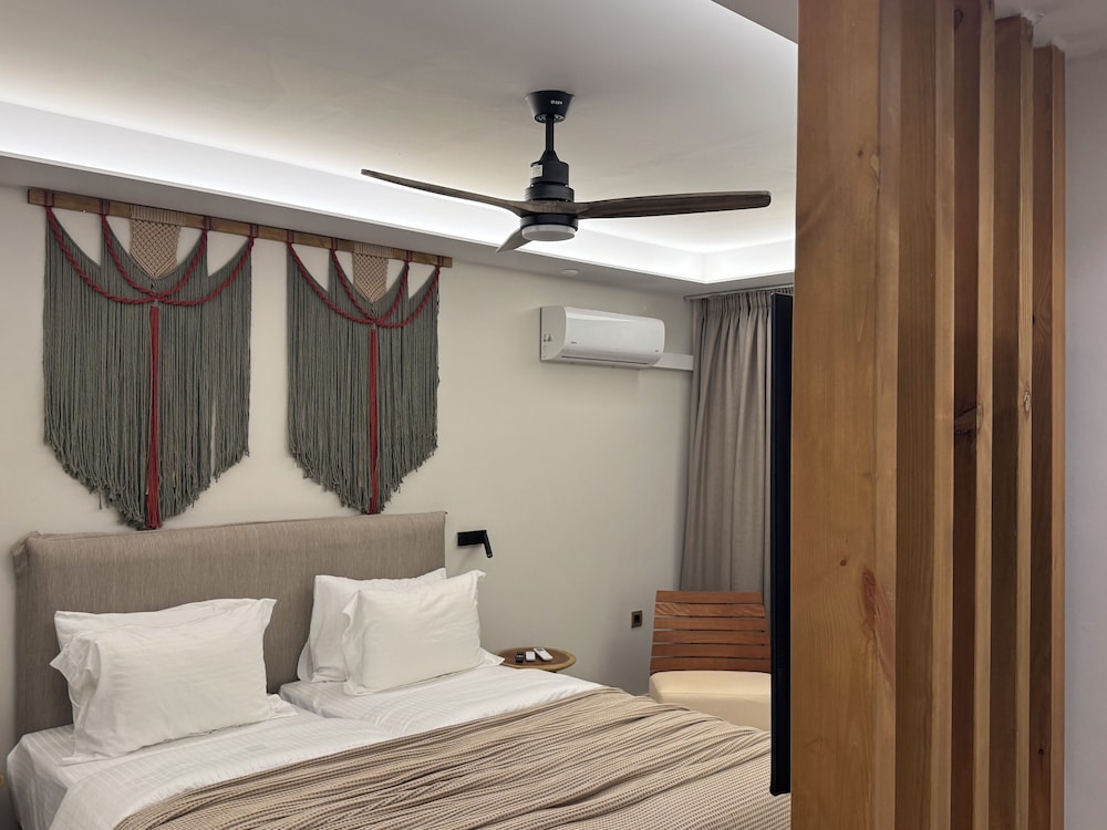 DOUBLE ROOM COZY LAND VIEW