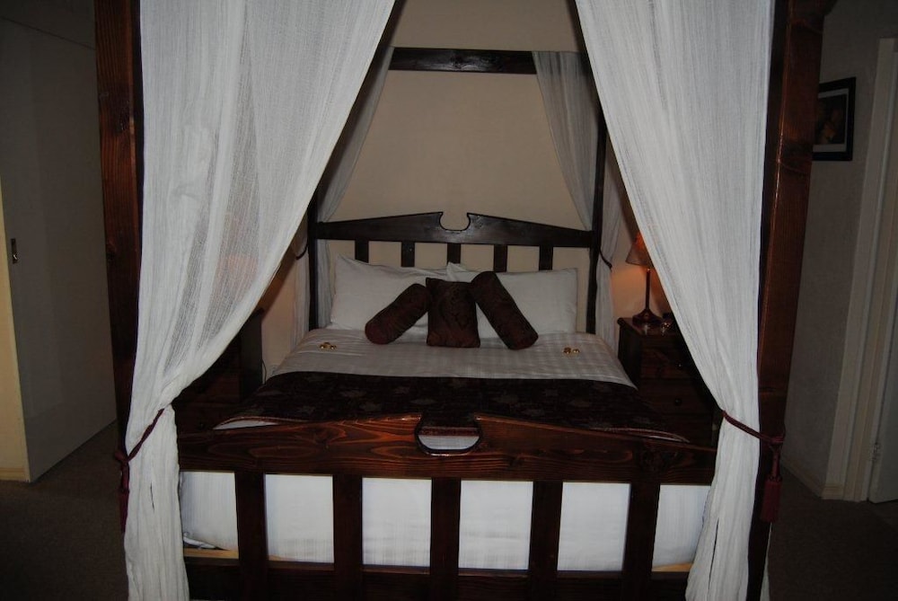 Clarendon Chalets 19/50