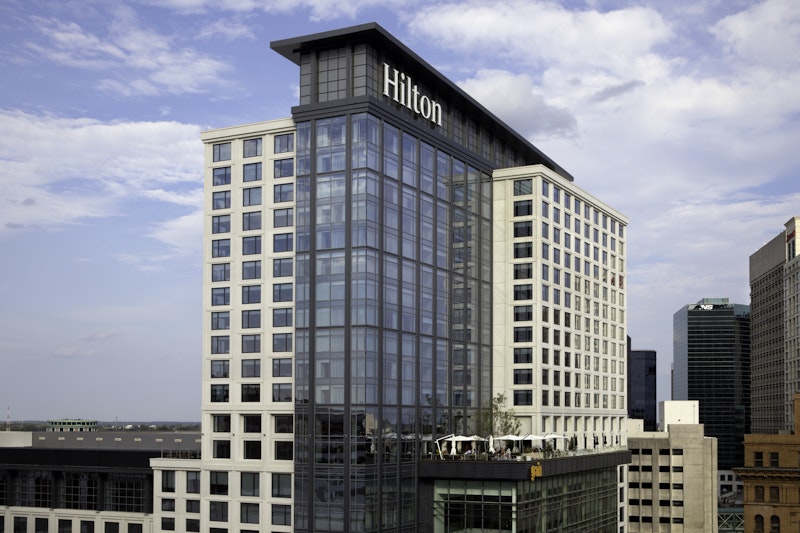 Hilton Norfolk The Main 4/80