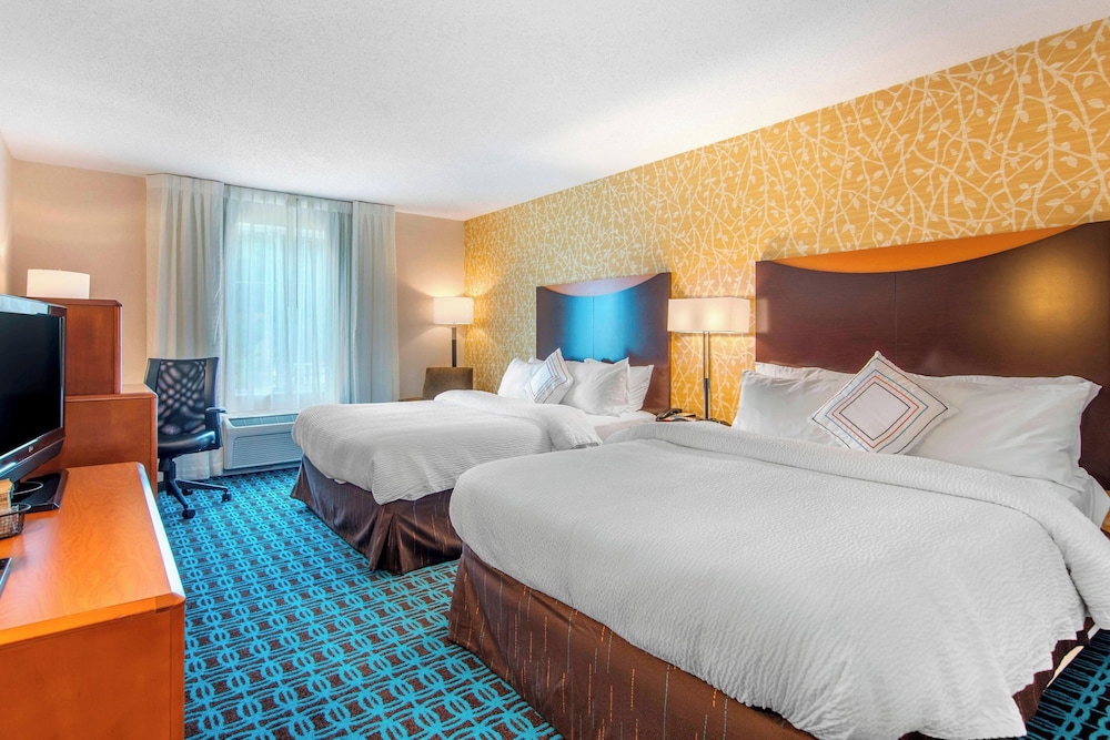 Studio, 2 Queen Beds, Sofa, Accessible, Fairfield Inn Suites Hooksett 2/3