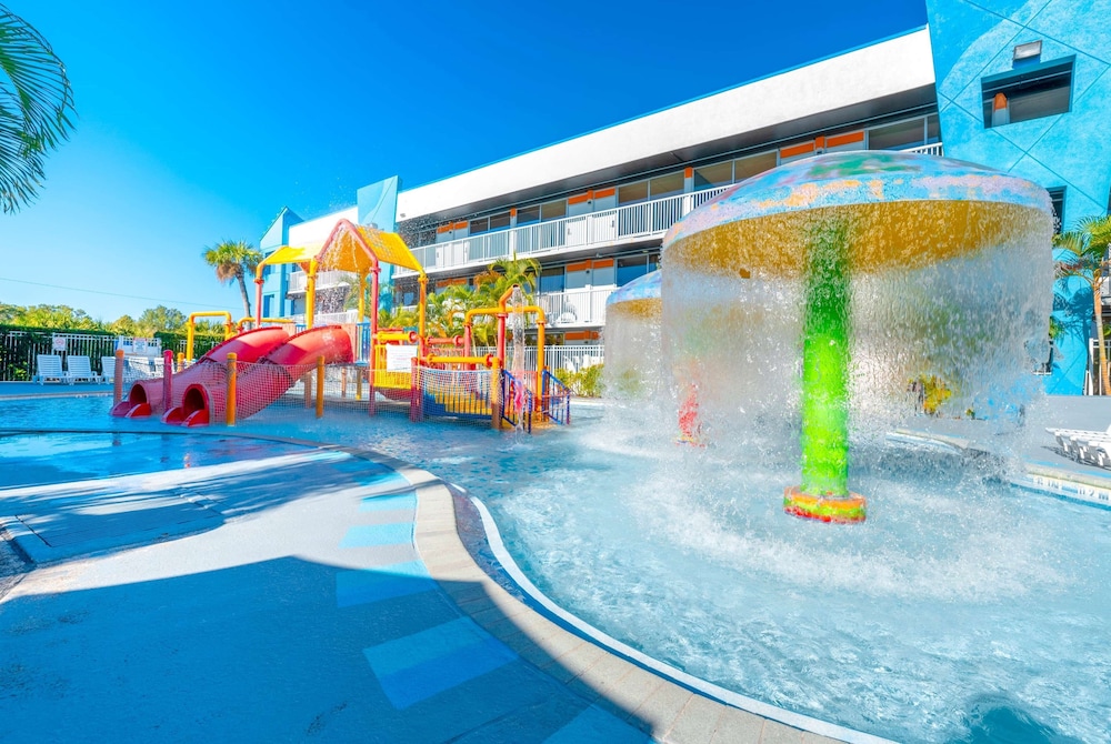 Ramada by Wyndham Hotel & Water Park 61/67