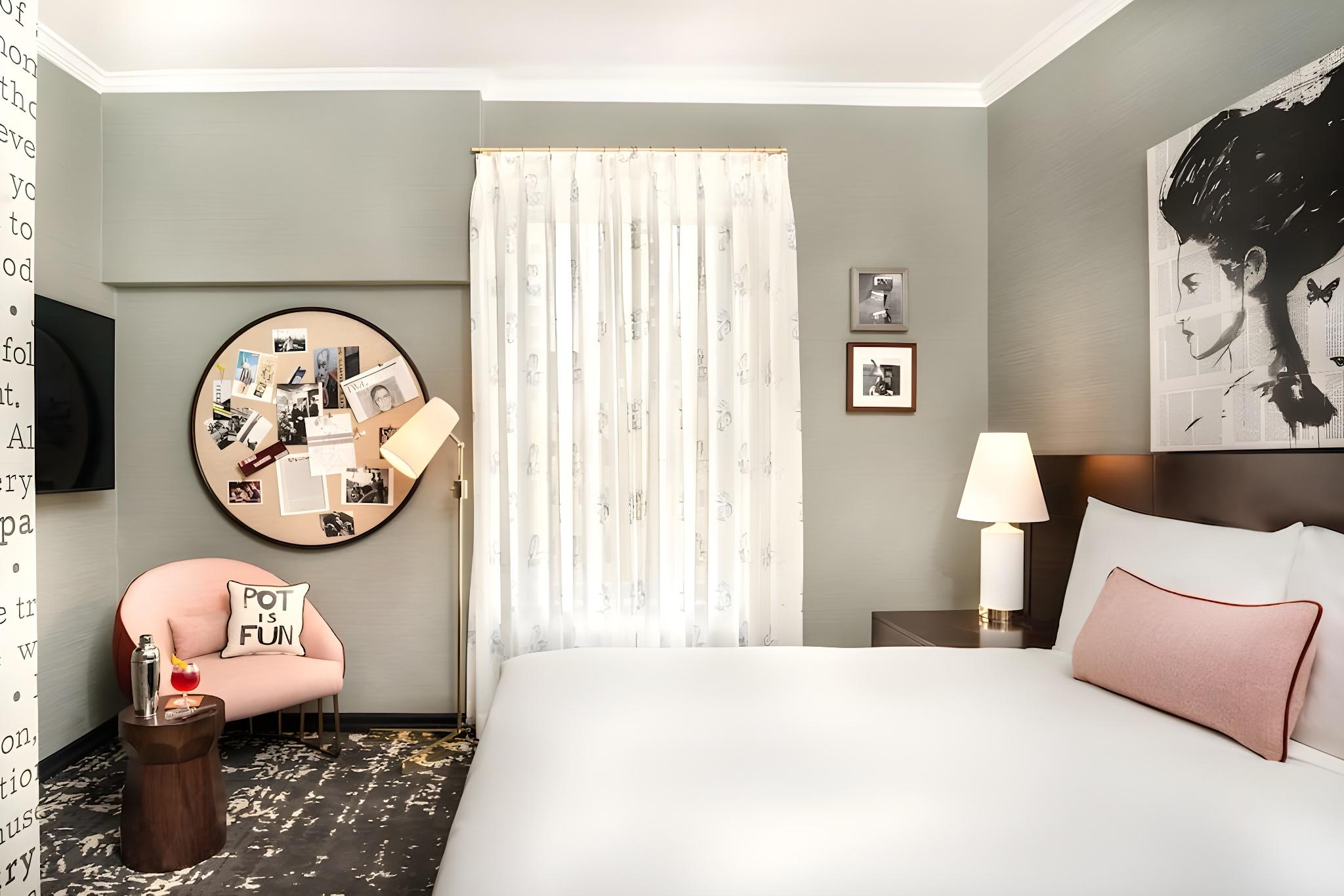 ROOM, QUEEN BED, ACCESSIBLE