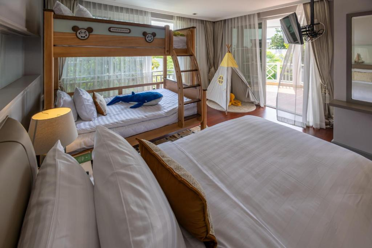 The Delfini Hua Hin 5/16