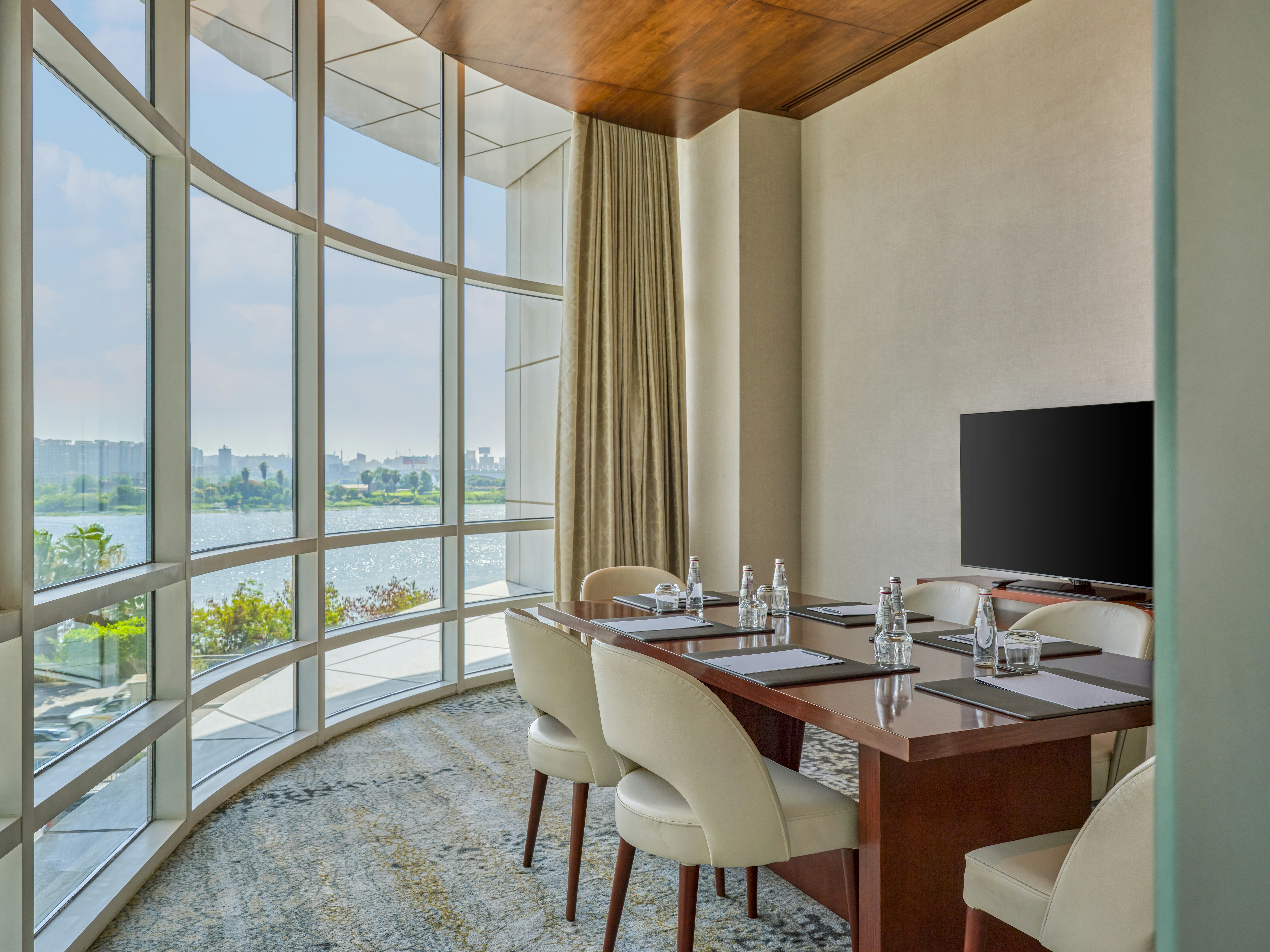 Hilton Cairo Nile Maadi 24/27
