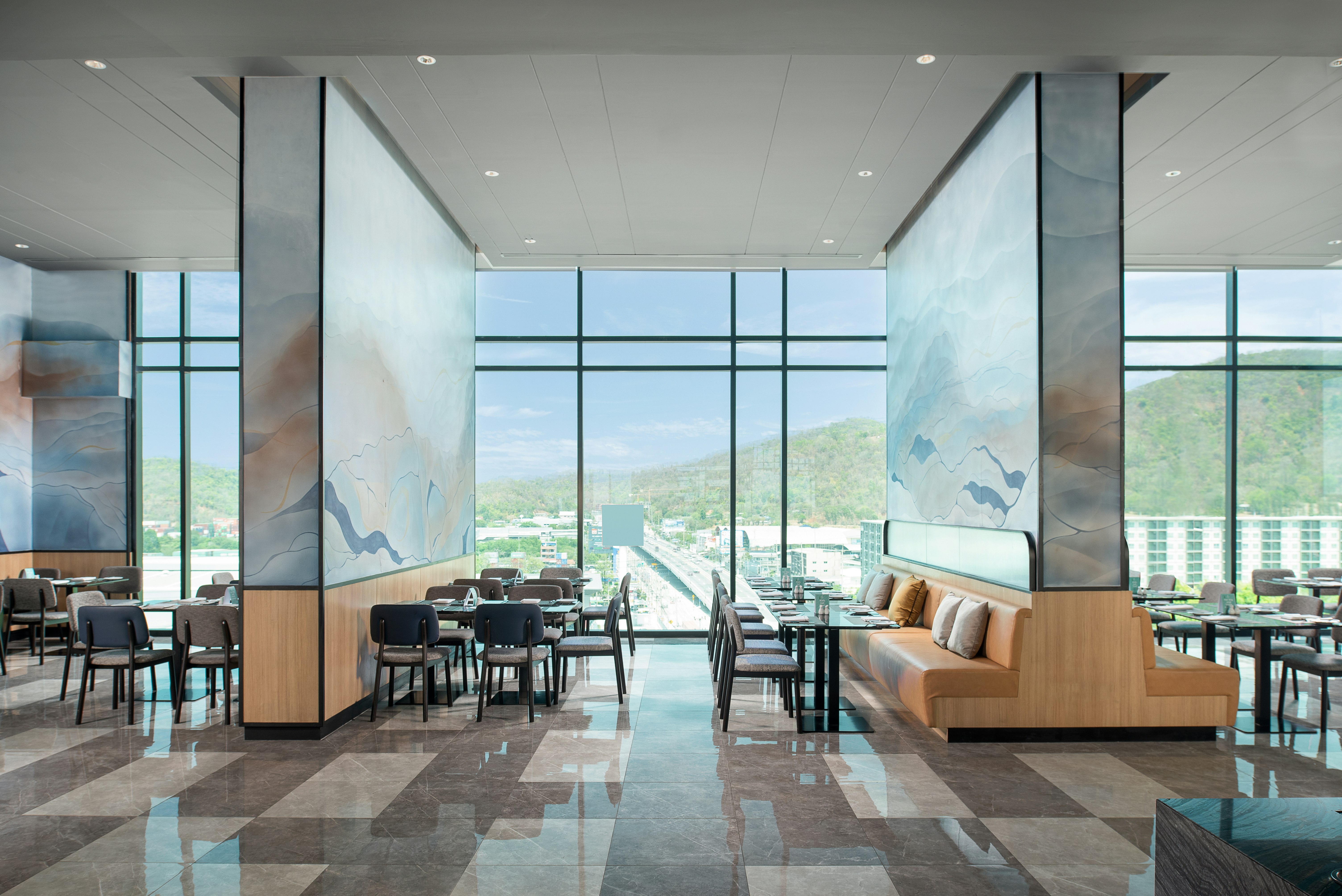 Holiday Inn Suites Siracha Laemchabang 60/78