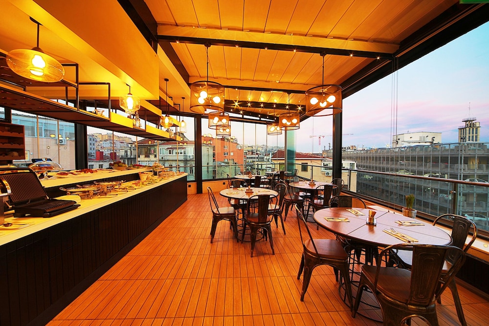 Ada Karakoy Hotel 50/60