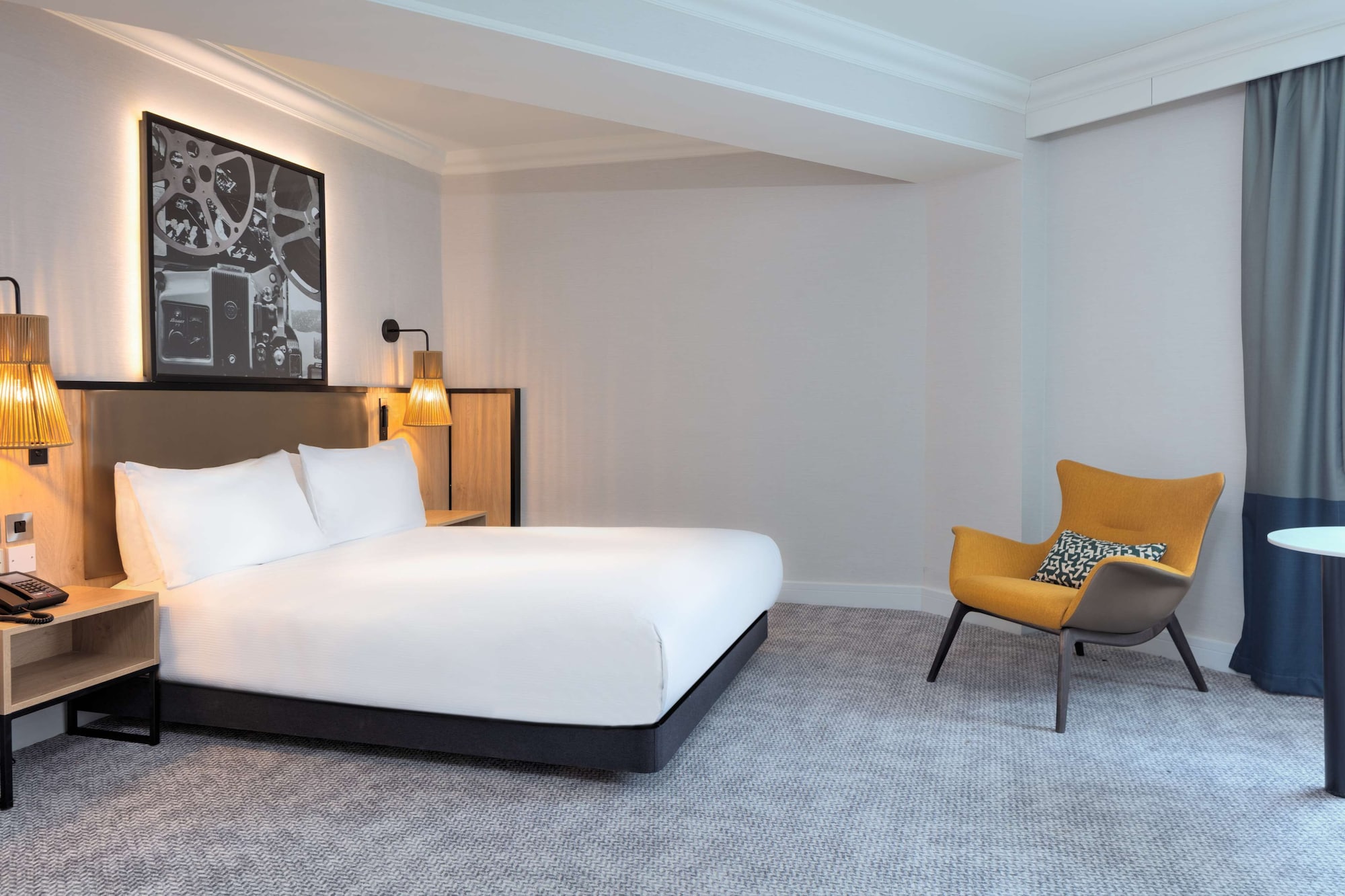 ROOM, QUEEN BED, ACCESSIBLE