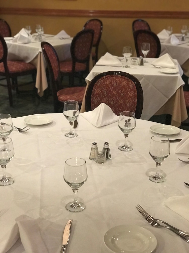 Meadowlands Plaza Hotel 16/57