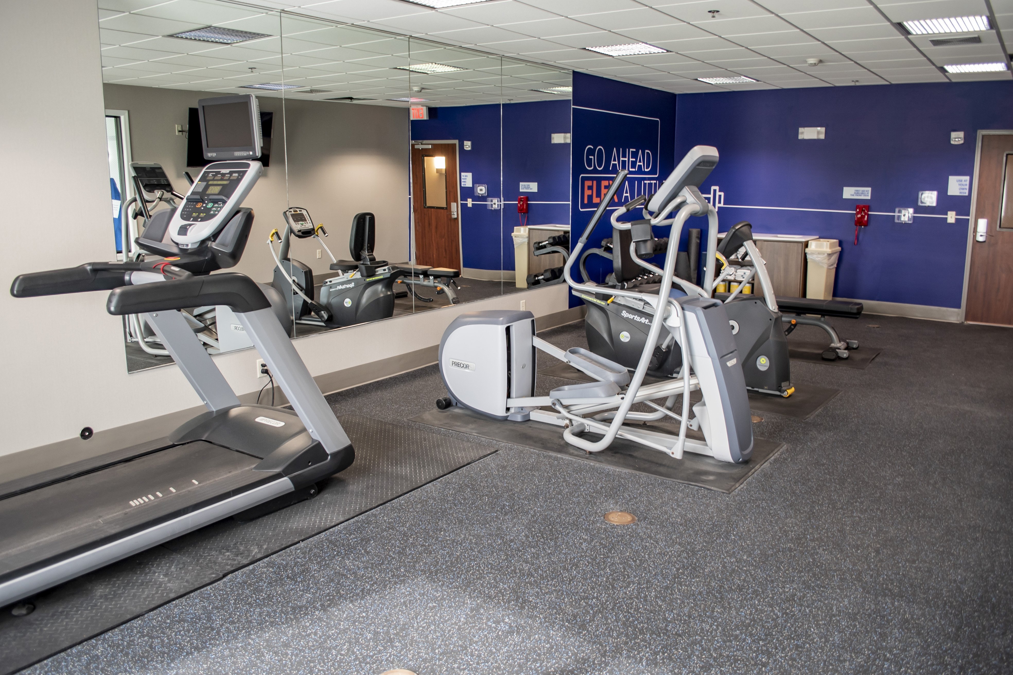 Holiday Inn Express Hotel And Suites Mason City 42/76
