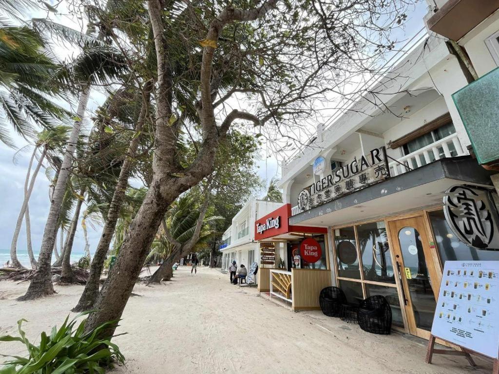 White Beach De Boracay 35/50