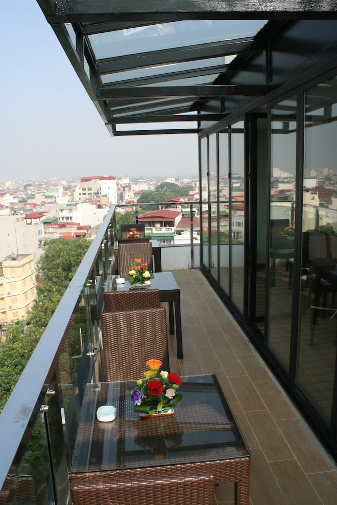 Authentic Hanoi Boutique Hotel 53/64