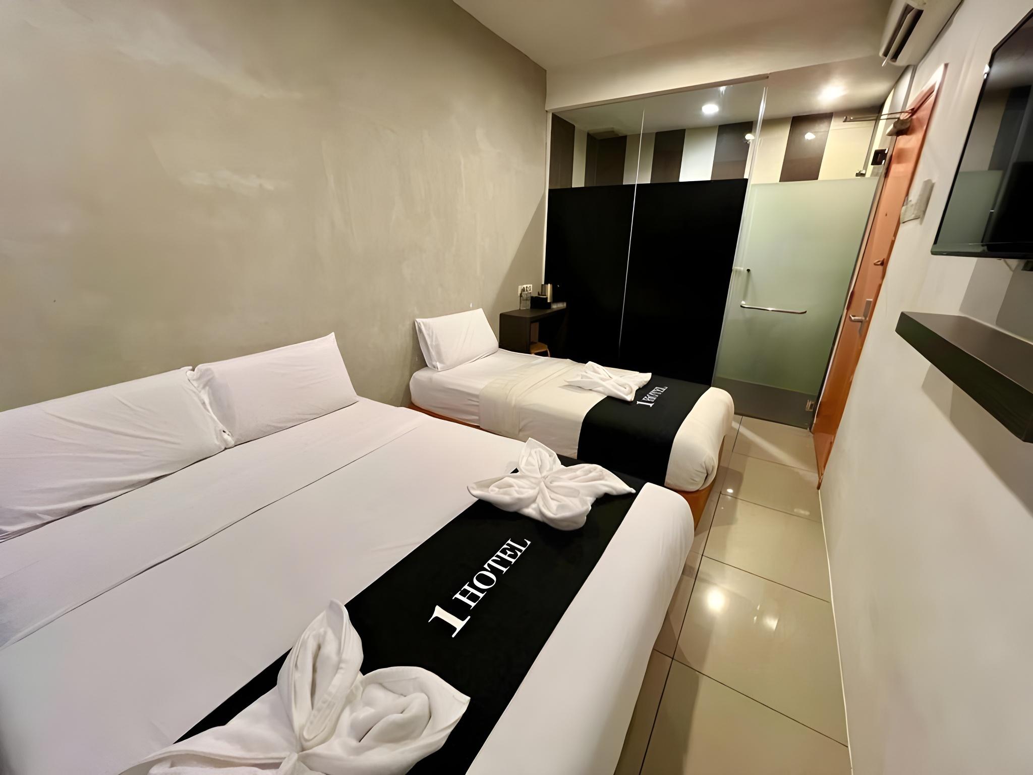 Deluxe, Family, 1 Double and 1 Single Bed, No Window