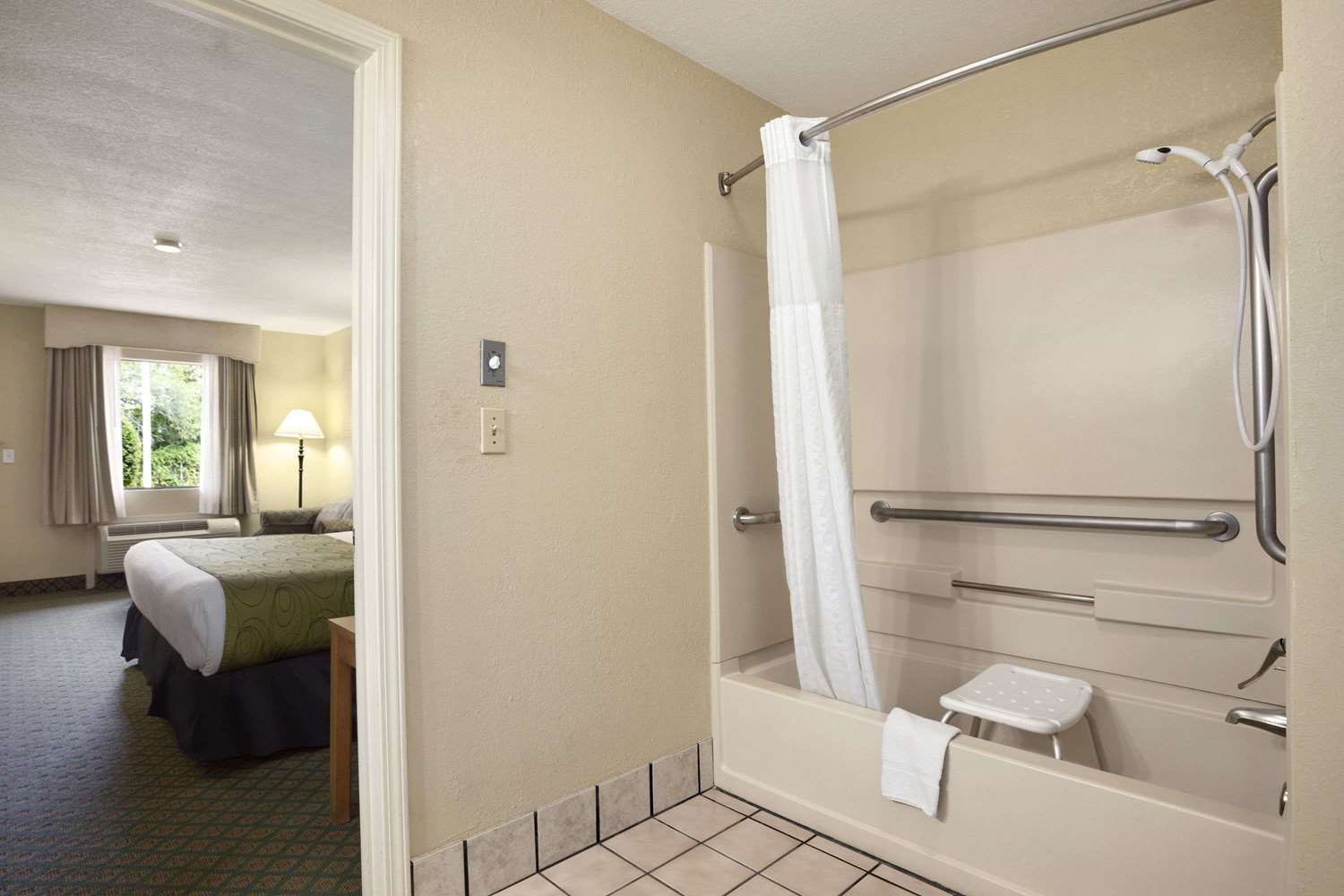 Days Inn & Suites by Wyndham Stuttgart 23/23