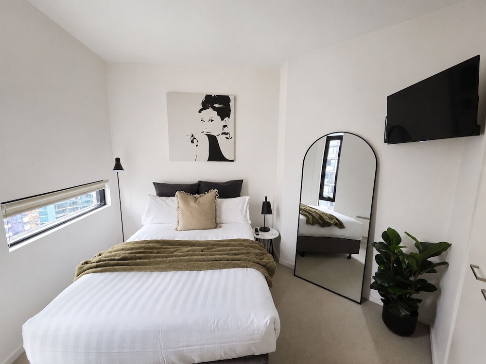 Harbour Escape Apartments 7/49