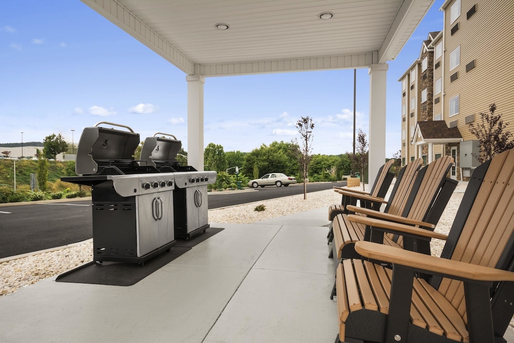 Microtel Inn Suites By Wyndham Lynchburg 14/24