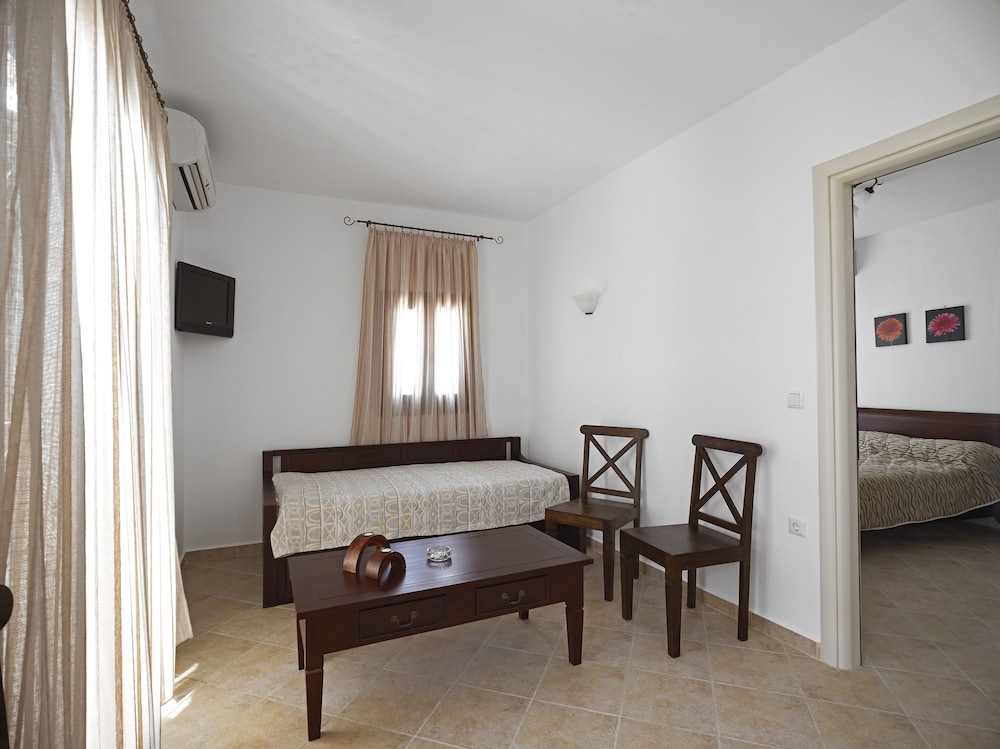 Anemomilos Hotel 38/59