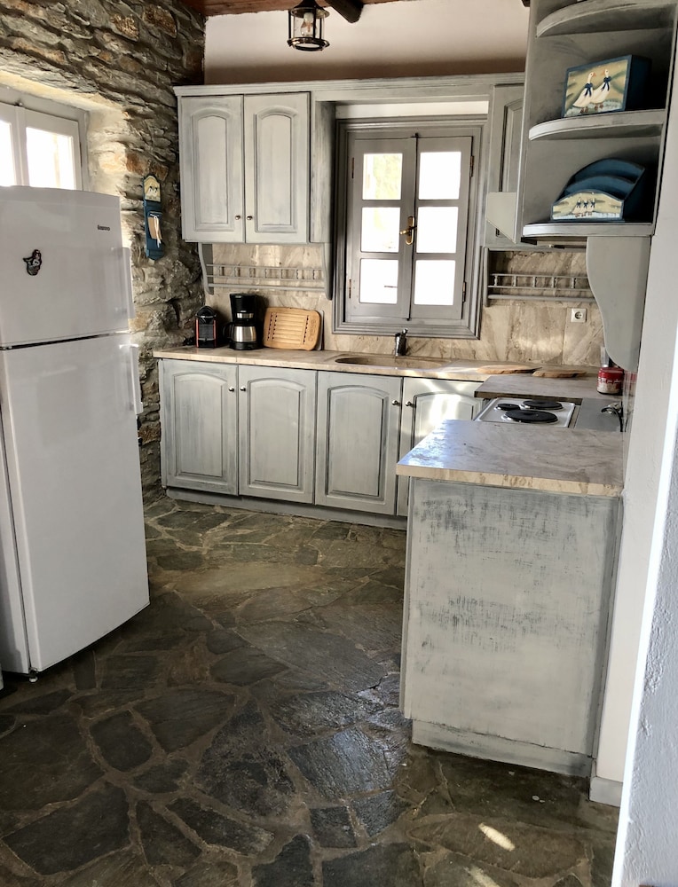 The Traditional Stone Villa 2/50