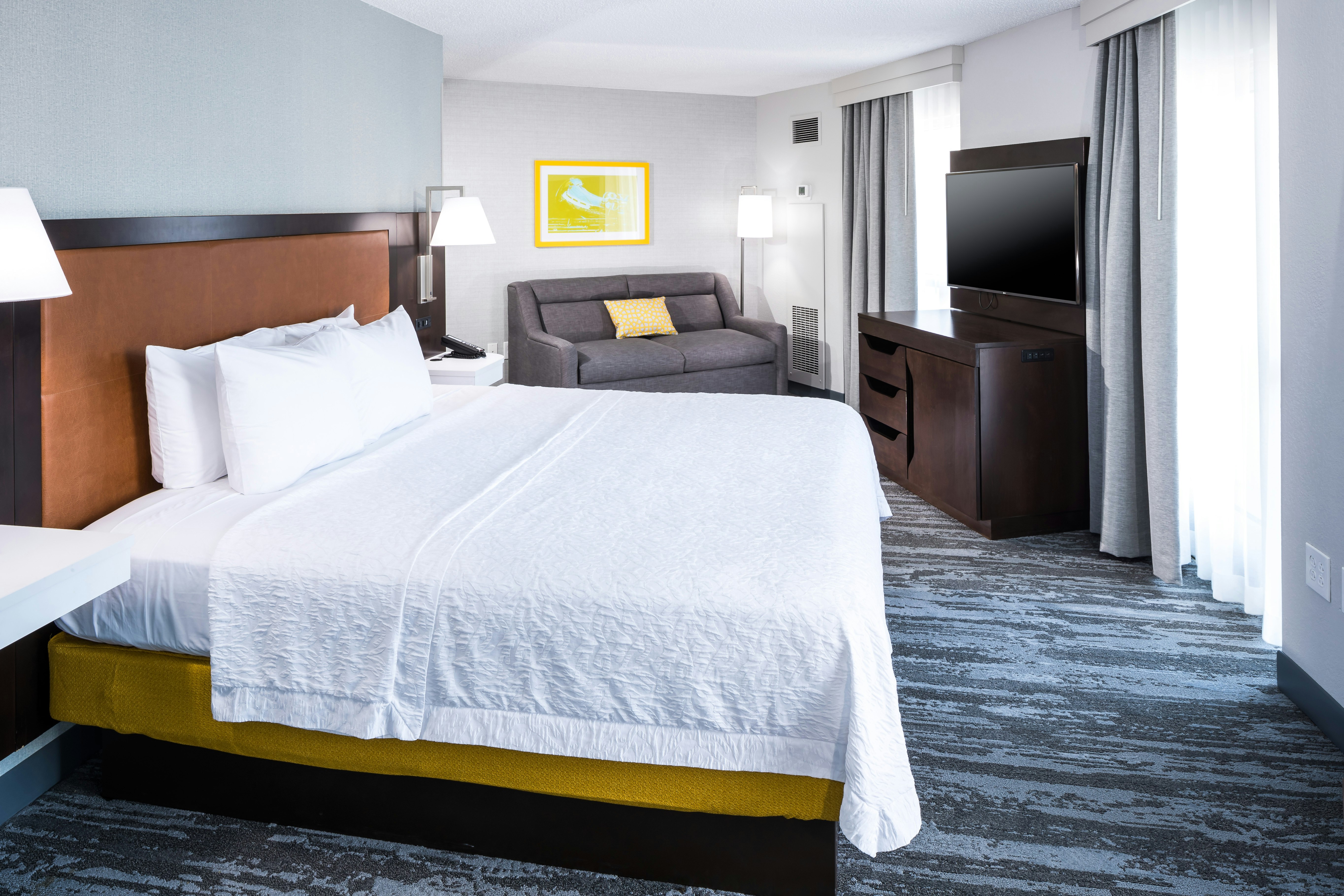 ROOM, KING BED, BALCONY