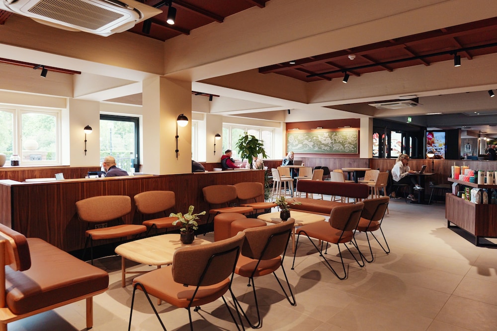 Village Hotel Wirral 46/69