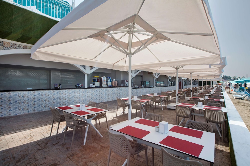 Granada Luxury Beach 36/50