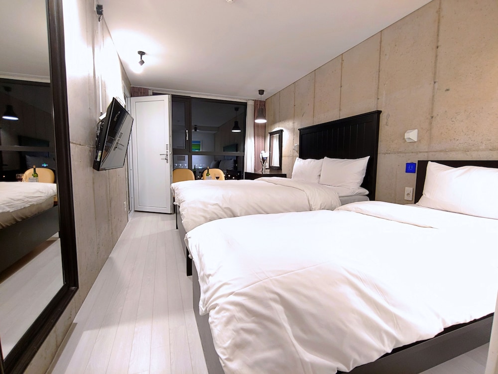 Hotel Stay Interview Jeju 13/50