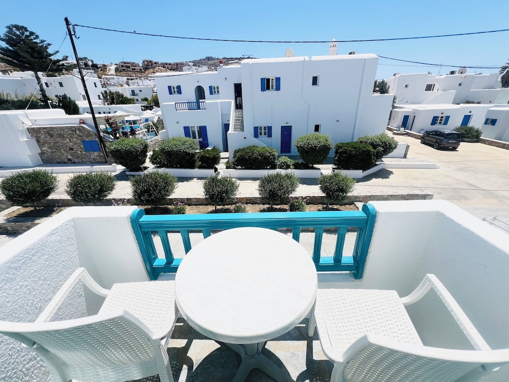 Cyclades Studios 32/49