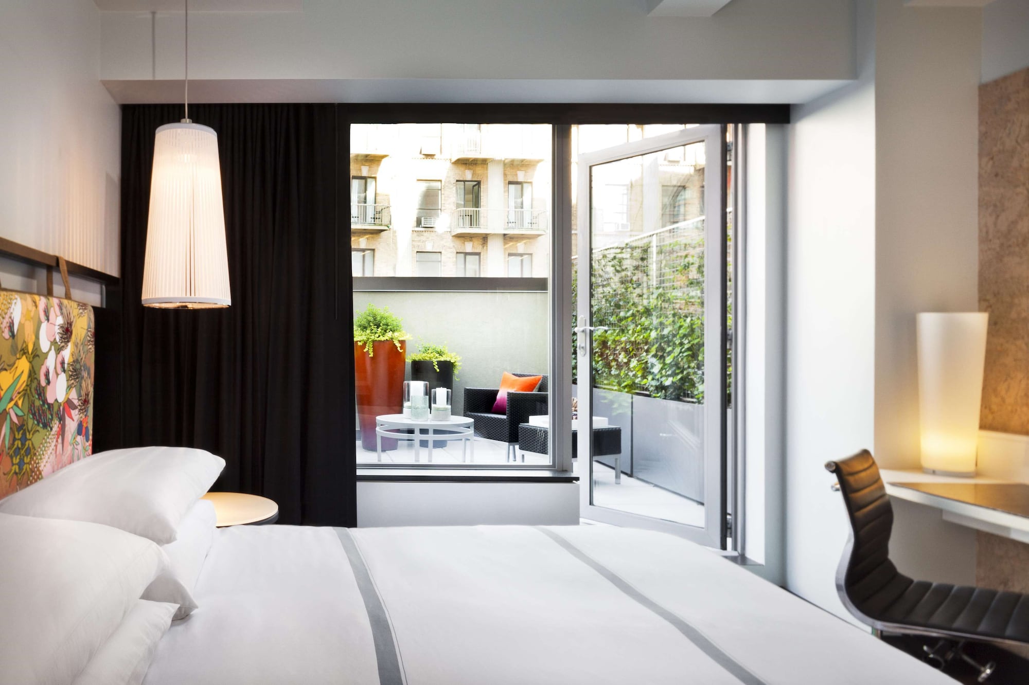 ROOM, KING BED, TERRACE