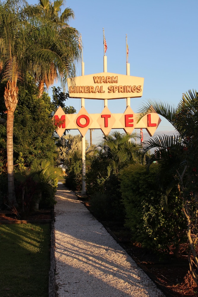 Warm Mineral Springs Motel 32/45