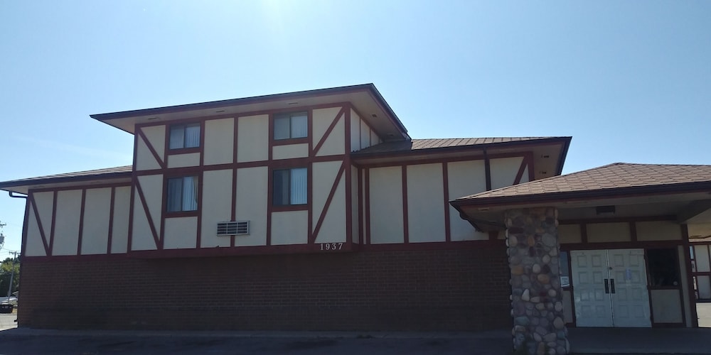 Guest Lodge 7/70