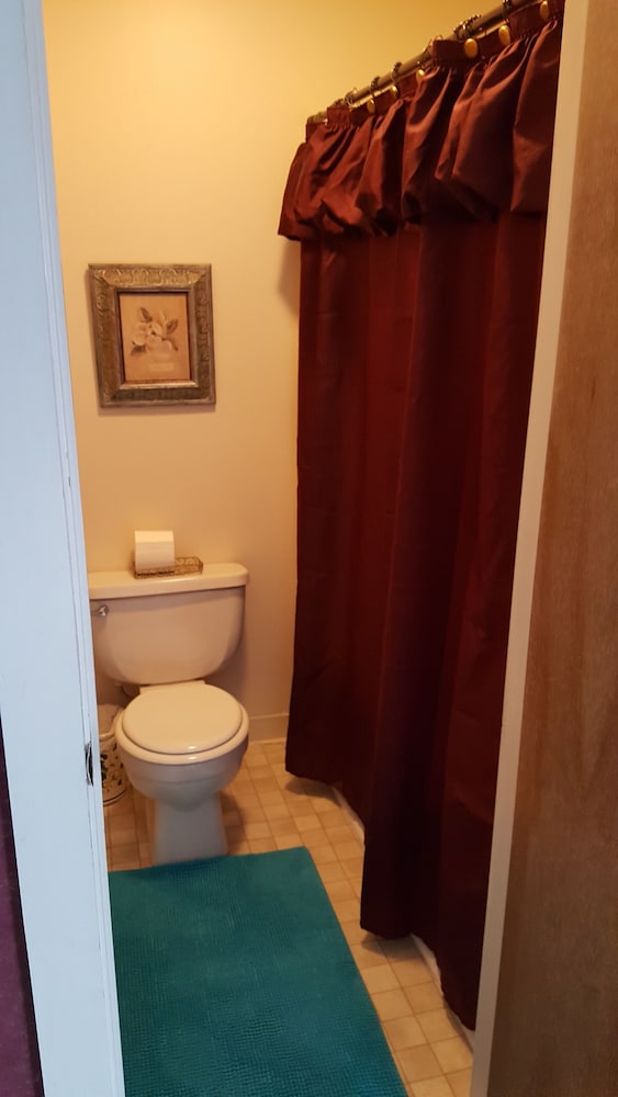Woodstock Inn B&B 49/50