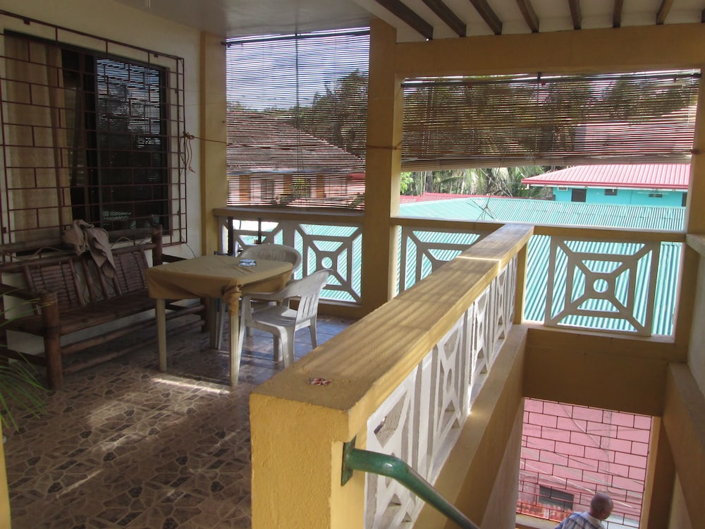 Sulu Plaza Beach Hotel 28/29