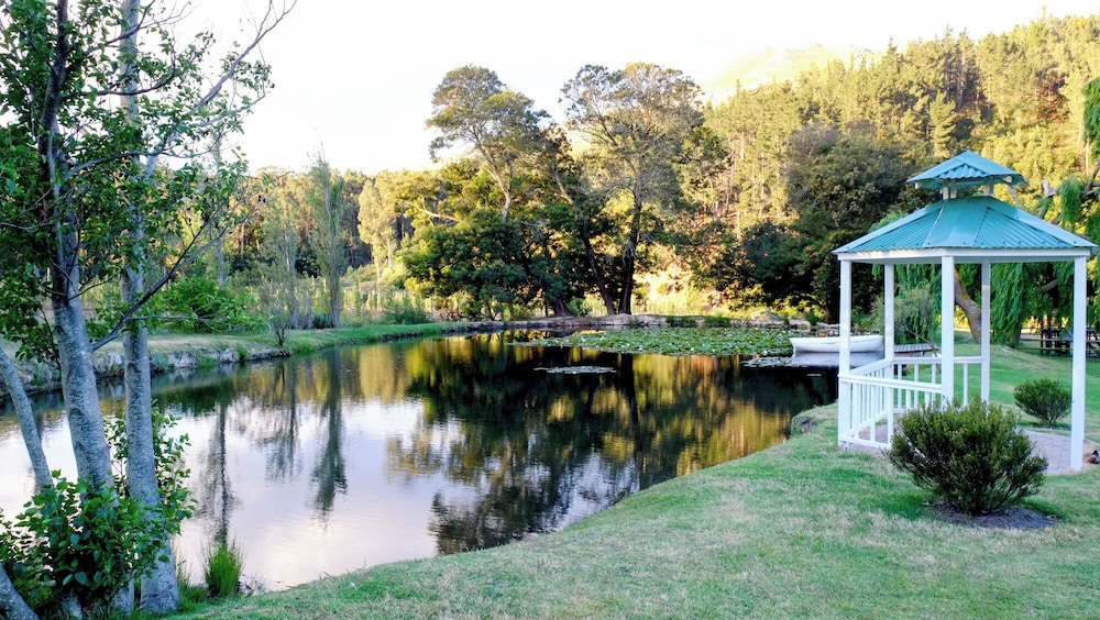 Houw Hoek Hotel 47/50