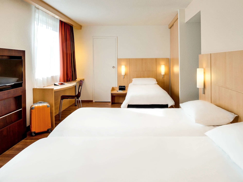 Ibis Vichy 20/59