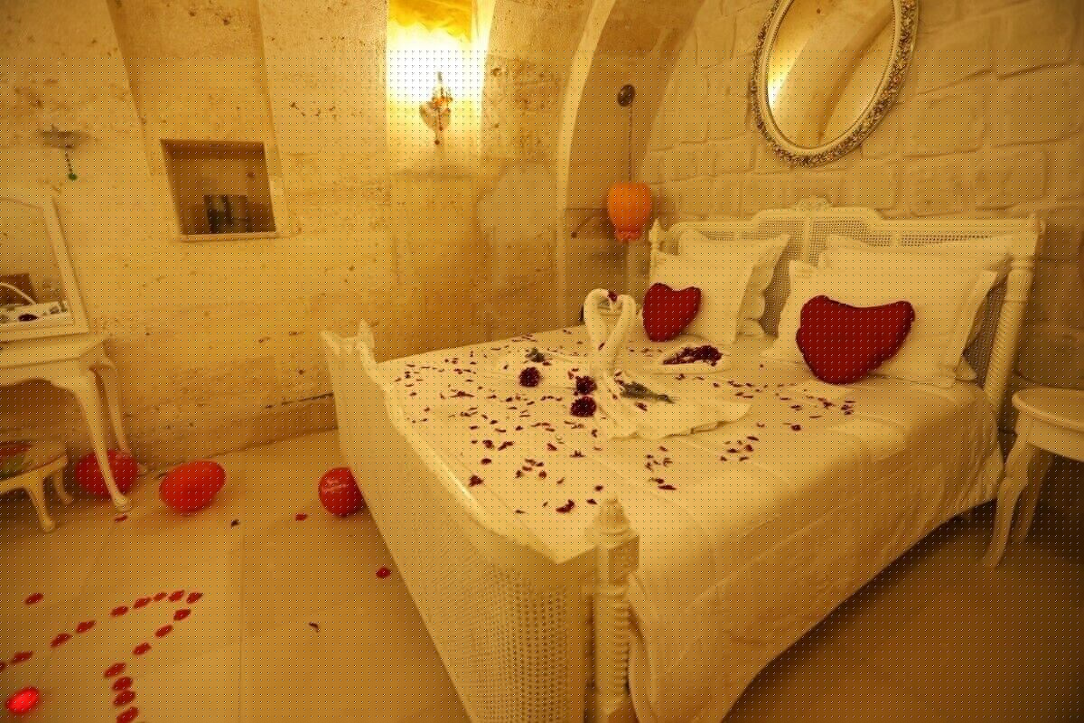 ROMANTIC, SUITE