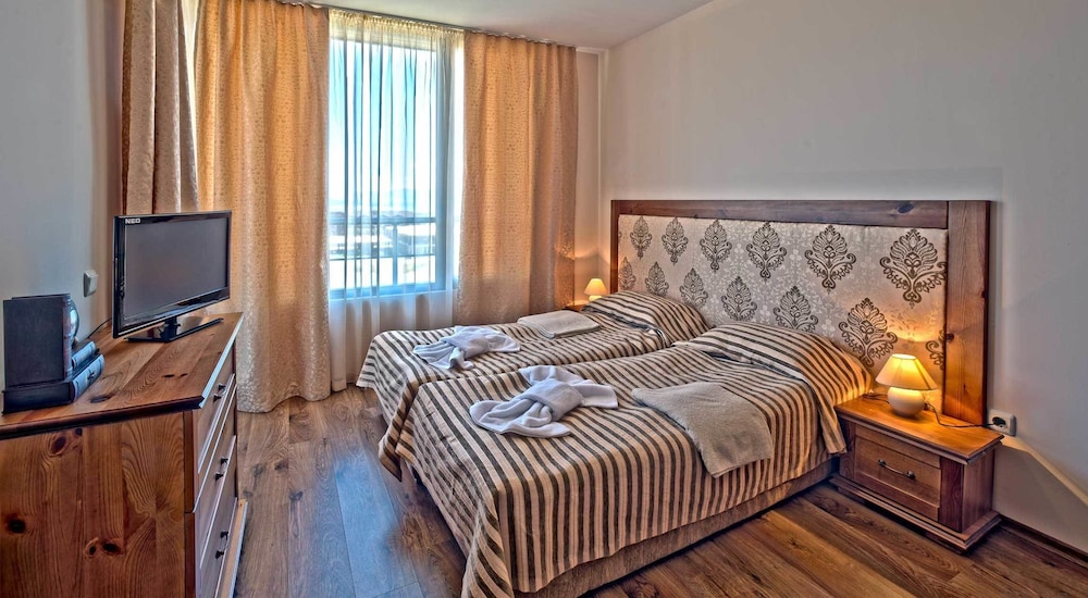 1 Bedroom, Family, Apartment, Pool Access