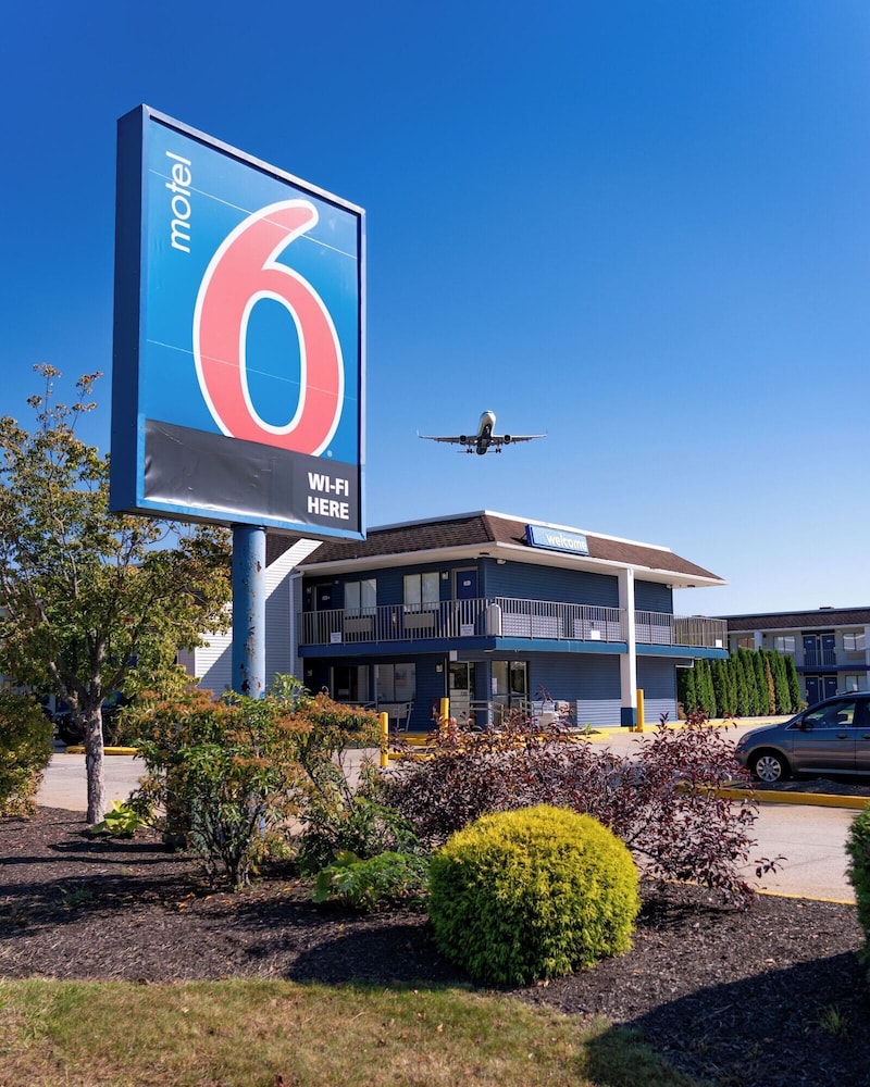 Motel6 Windsor Locks, CT - Hartford 7/66