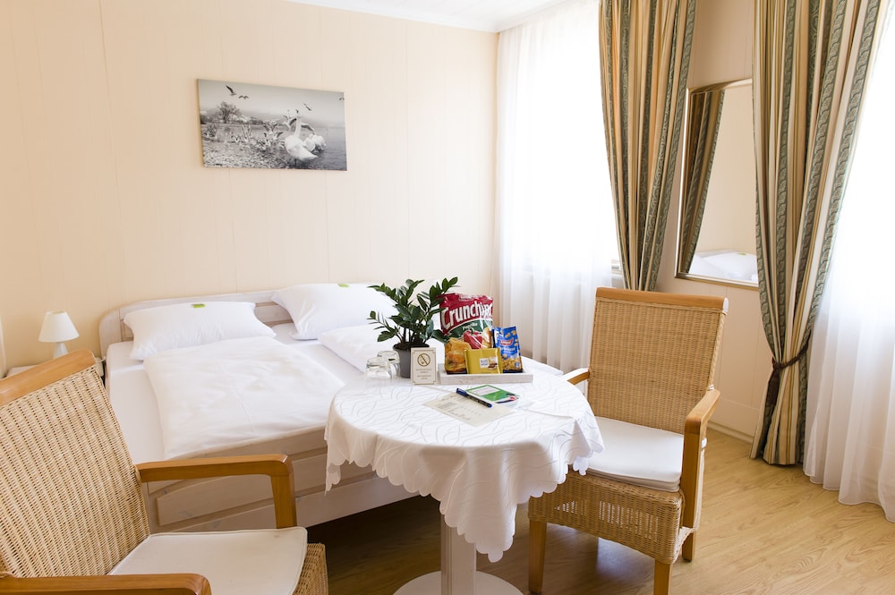 Hotel Garni Viktoria 10/18