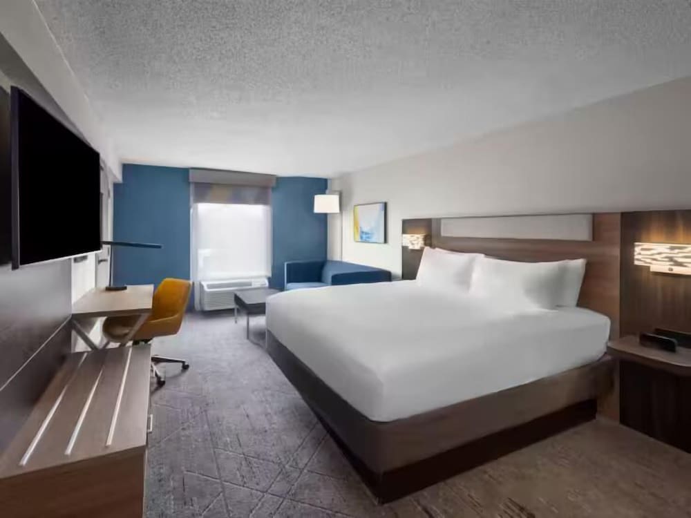 Holiday Inn Express Greenville 23/64