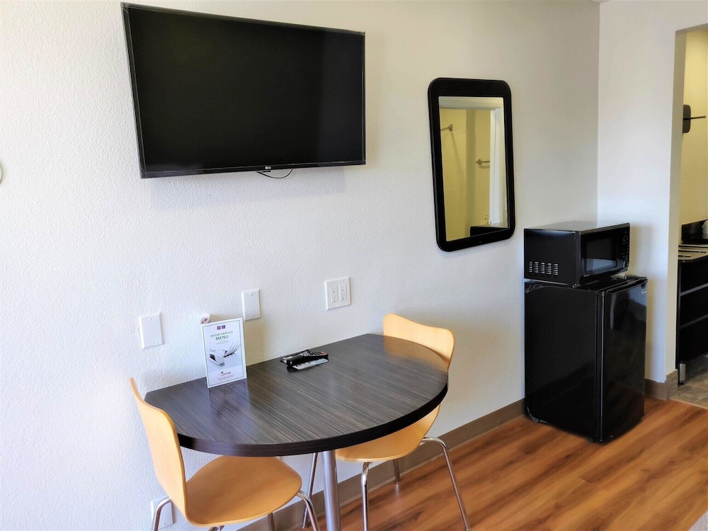 Motel6 Fresno, CA - Yosemite Hwy 28/38