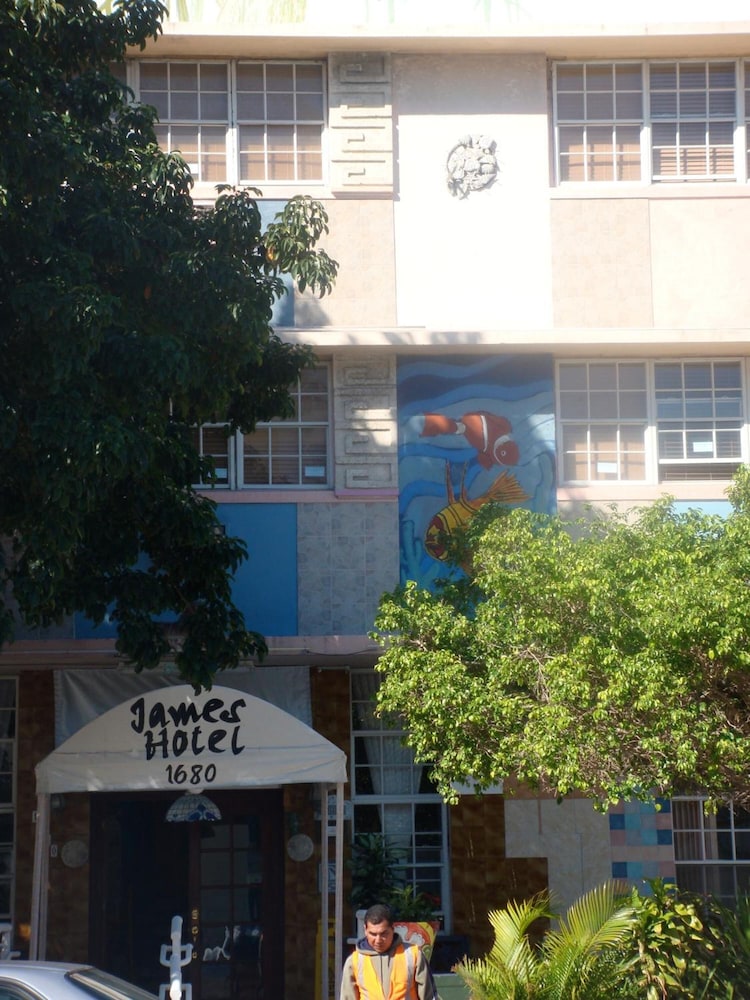 James Hotel 46/59