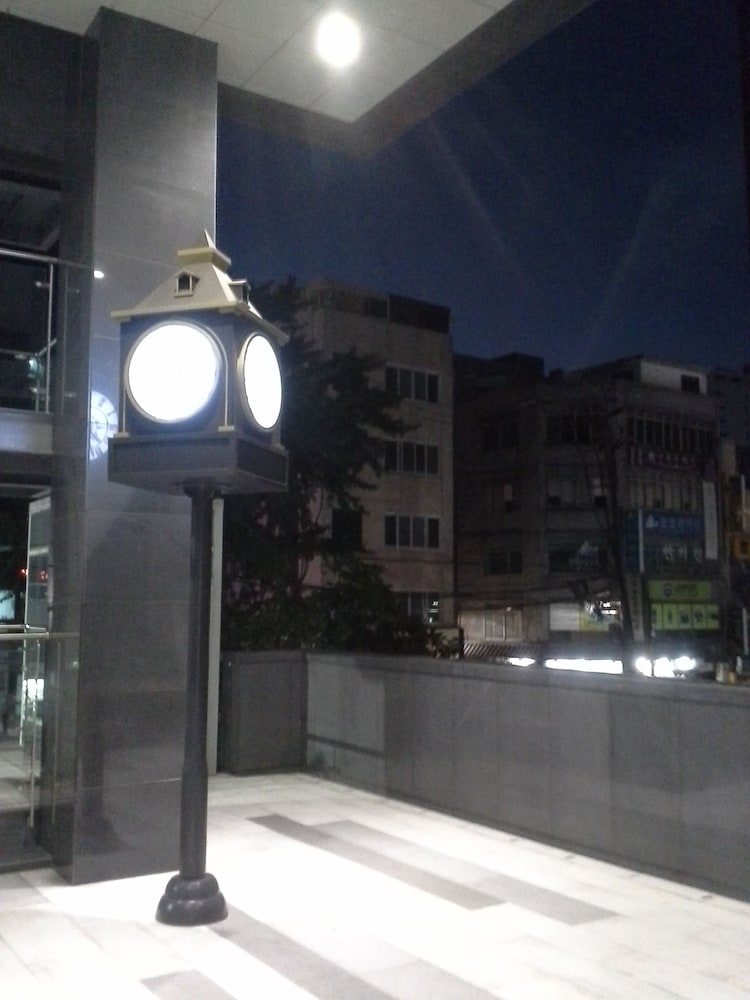 Rainbow Hotel Myeongdong 4/54