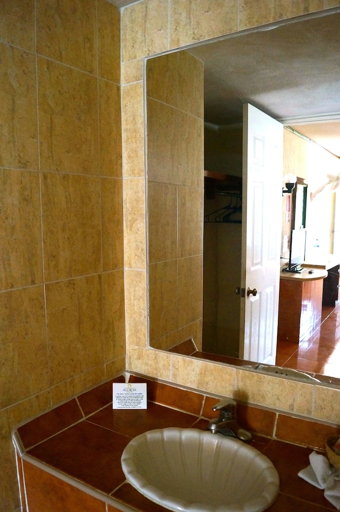 Villa del Sol and Suites 14/62