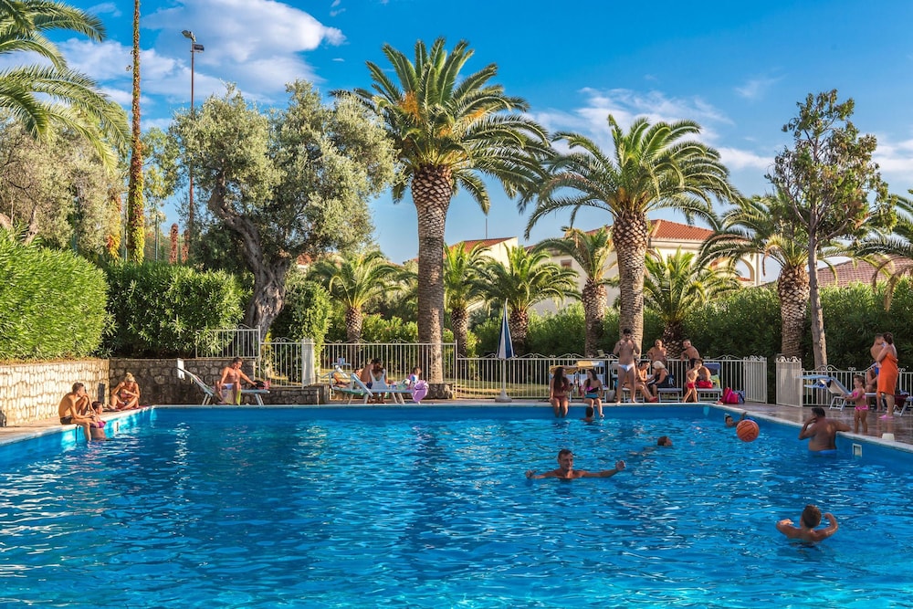Club Residence la Castellana 47/50