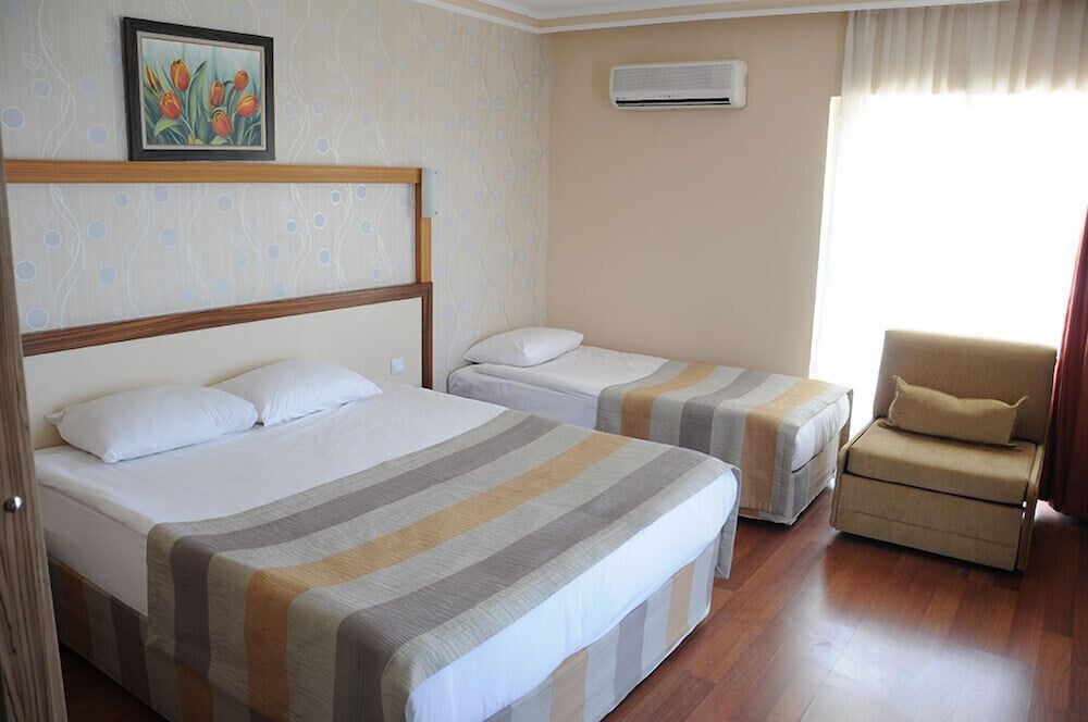 Lims Bona Dea Beach Hotel 25/67