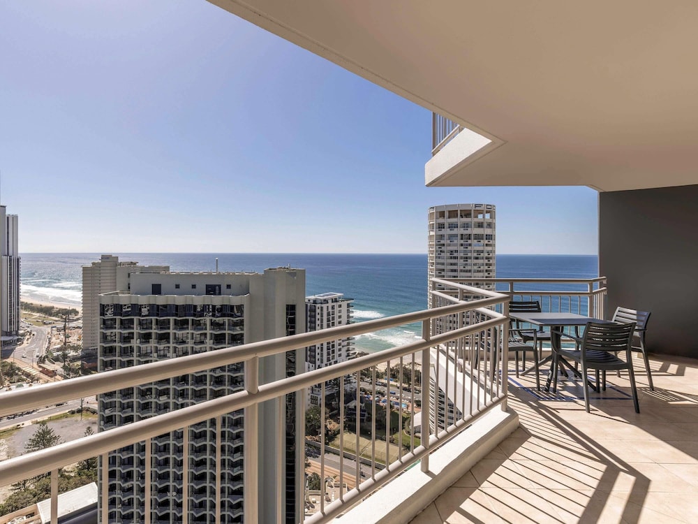 Mantra Crown Towers Surfers Paradise 13/95