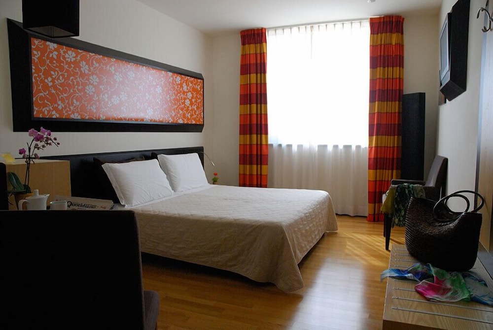 Sanlu Hotel 9/53